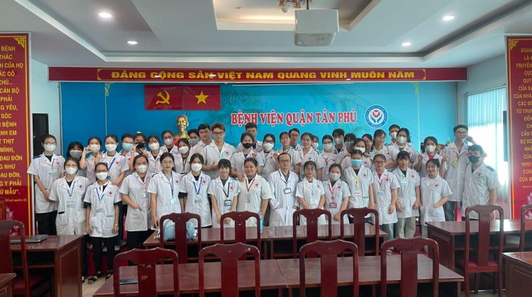 Sinh viên K13 Cao đẳng Y khoa Phạm Ngọc Thạch hoàn thành thực tập